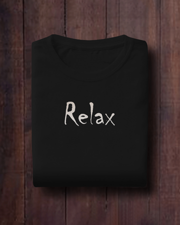 PRINTED GRAPHIC TEE IN BLACK // RELAX